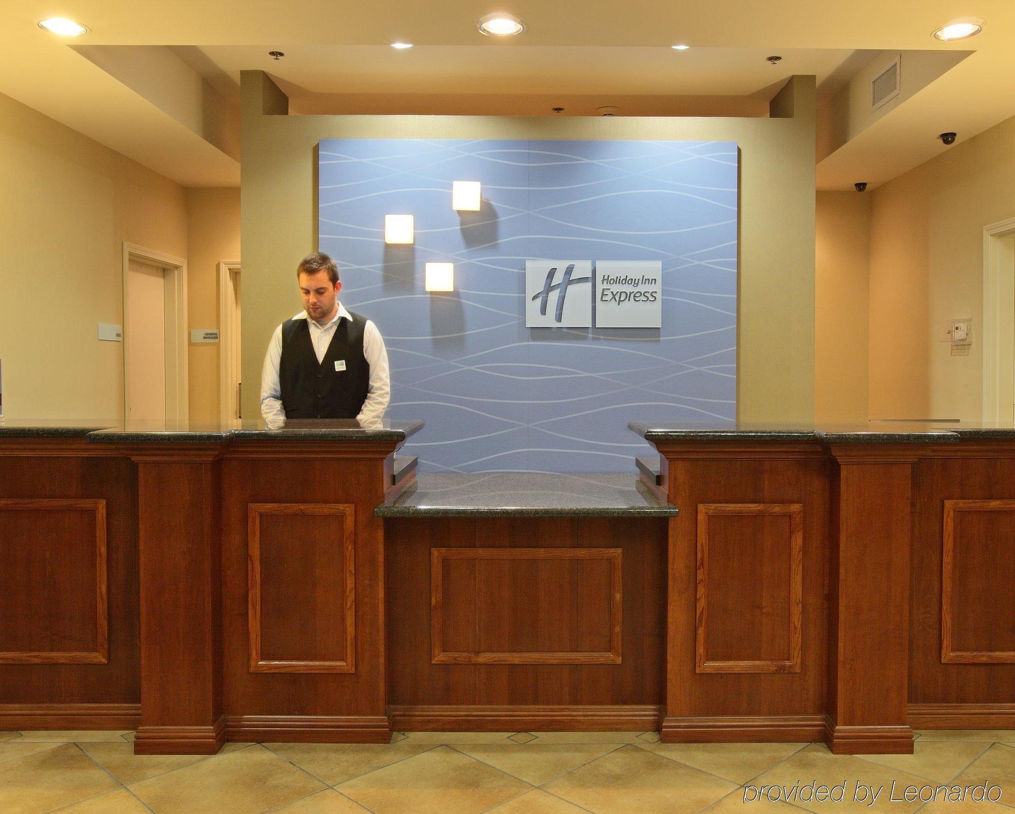 Holiday Inn Express & Suites Searcy By Ihg Interior foto