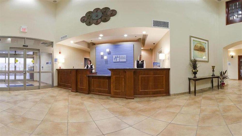 Holiday Inn Express & Suites Searcy By Ihg Bagian luar foto