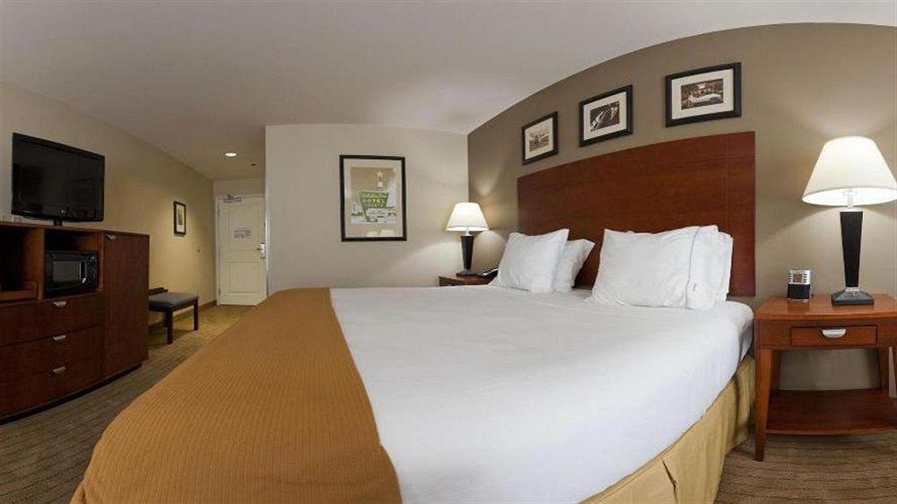 Holiday Inn Express & Suites Searcy By Ihg Bagian luar foto